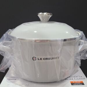 Le Creuset Flower Knob Casserole 3qt in Vapeur. Perfect Condition.